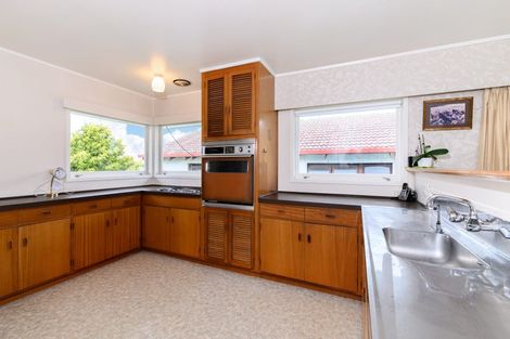 Photo of property in 4 Kerrymaria Place, Hillcrest, Auckland, 0627