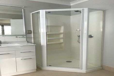 Photo of property in 11m Clearwater Cove, West Harbour, Auckland, 0618