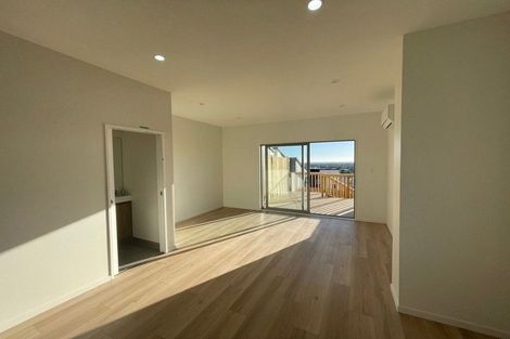 Photo of property in 15a Crestview Rise, Papakura, 2110