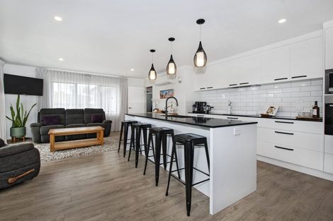 Photo of property in 98 Wairau Drive, Tikipunga, Whangarei, 0112