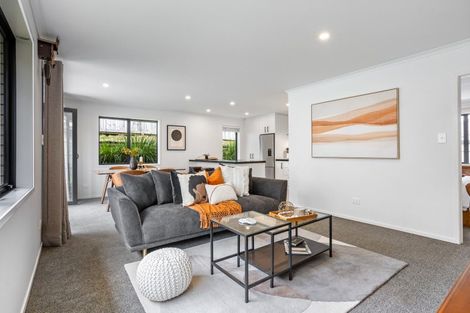 Photo of property in 32 Accolage Boulevard, Kumeu, 0810