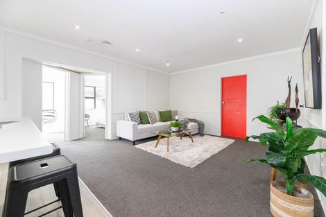 Photo of property in 7 Valdese Rise, Browns Bay, Auckland, 0630