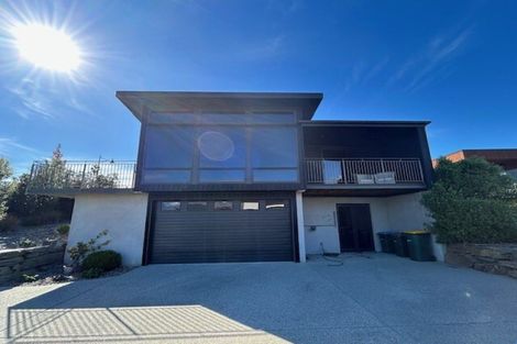 Photo of property in 1 Valley Crescent, Wanaka, 9305