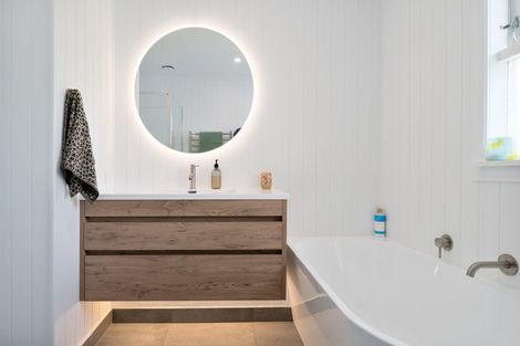 Photo of property in 6 Thornlow Street, Glendene, Auckland, 0602