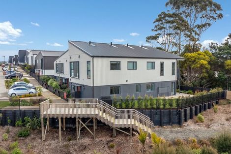Photo of property in 3/7 Parapara Place, Albany, Auckland, 0632