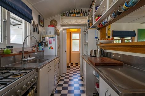 Photo of property in 17a Taranaki Street, Picton, 7220