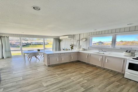 Photo of property in 37 Kathleen Crescent, Hornby, Christchurch, 8042
