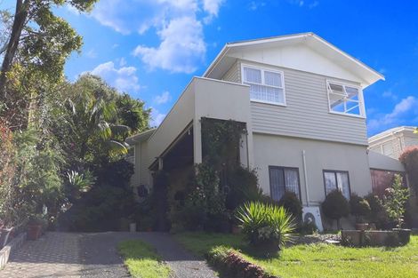 Photo of property in 4 Jonathan Place, Sunnynook, Auckland, 0620