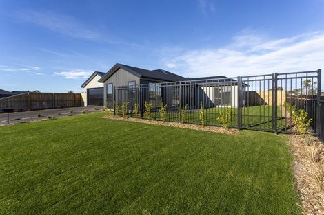 Photo of property in 10 Kakatai Place, North New Brighton, 8083