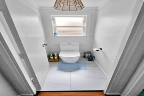 Photo of property in 2/11 Fruitvale Road, New Lynn, Auckland, 0600