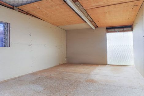 Photo of property in 10 Sealand Place, Mangere Bridge, Auckland, 2022