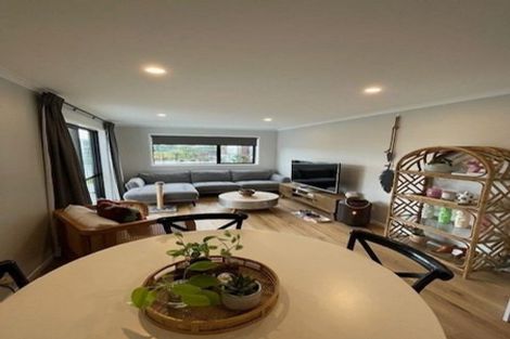 Photo of property in 2 Honowai Street, Kumeu, 0810