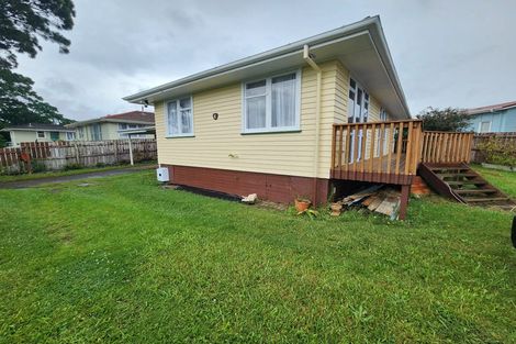 Photo of property in 6 Chadwick Crescent, Mangere East, Auckland, 2024