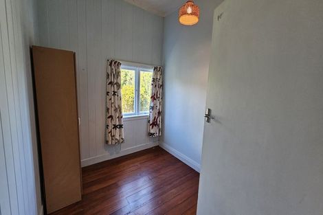 Photo of property in 2a Arahoe Road, New Lynn, Auckland, 0600