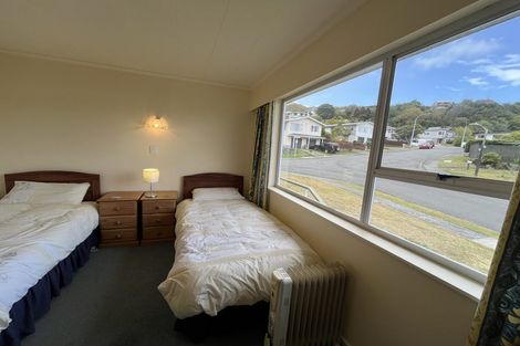 Photo of property in 1 Spicer Place, Tawa, Wellington, 5028