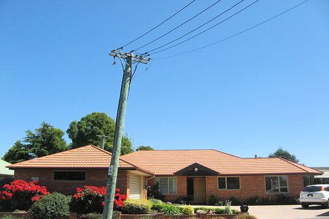 Photo of property in 25a Farquhars Road, Redwood, Christchurch, 8051