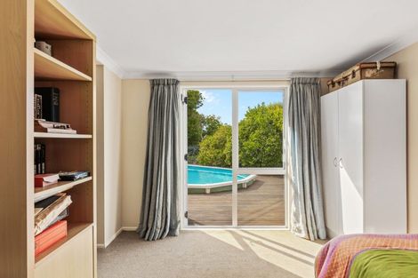 Photo of property in 305 Mangorei Road, Merrilands, New Plymouth, 4312