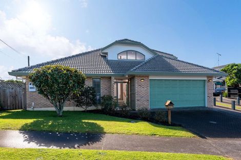 Photo of property in 1/70 Uxbridge Road, Mellons Bay, Auckland, 2014