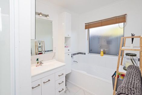 Photo of property in 16 Hoffman Court, Waikiwi, Invercargill, 9810