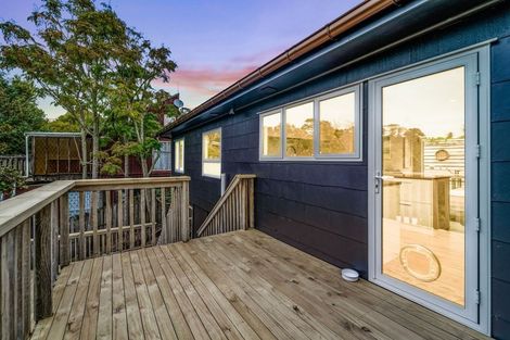 Photo of property in 110 Candia Road, Henderson Valley, Auckland, 0614