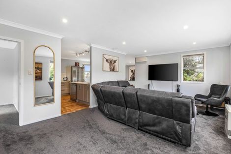 Photo of property in 107 Kenmore Street, Newlands, Wellington, 6037