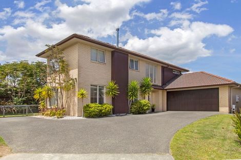 Photo of property in 5 Bowmore Close, Flat Bush, Auckland, 2016