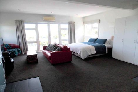 Photo of property in 1a Clive Road, Khandallah, Wellington, 6035
