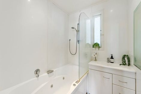 Photo of property in 21 Dunlop Road, Te Puke, 3119