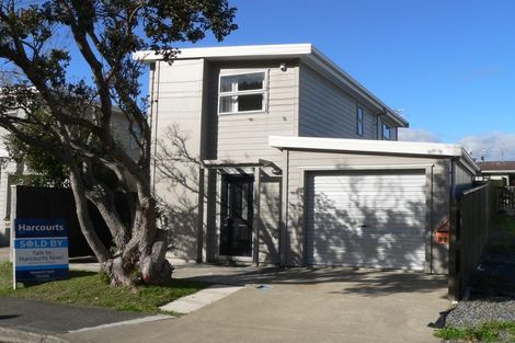 Photo of property in 18 Franklyn Road, Tawa, Wellington, 5028