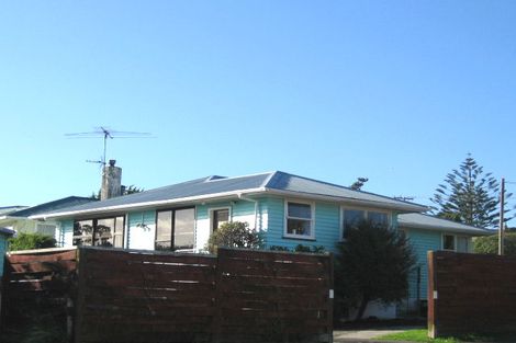 Photo of property in 13 Falcon Street, Cannons Creek, Porirua, 5024