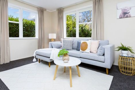 Photo of property in 1 Deller Grove, Silverstream, Upper Hutt, 5019