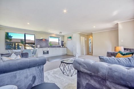 Photo of property in 1/185a Royal Road, Massey, Auckland, 0614