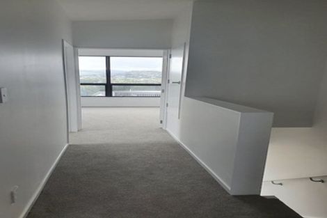 Photo of property in 15/62 Spenmoor Street, Newlands, Wellington, 6037