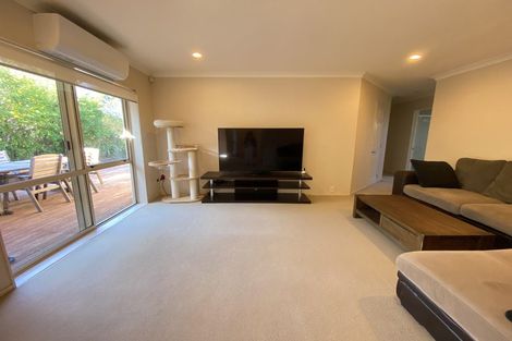 Photo of property in 6e Clearwater Cove, West Harbour, Auckland, 0618