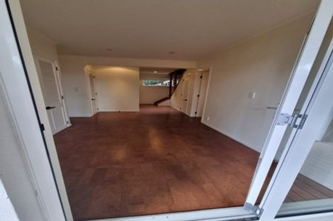 Photo of property in 2/58 Cliff Road, Torbay, Auckland, 0630