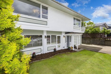 Photo of property in 27 Kentucky Street, Totara Park, Upper Hutt, 5018