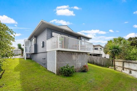 Photo of property in 44 Penton Road, Stanmore Bay, Whangaparaoa, 0932