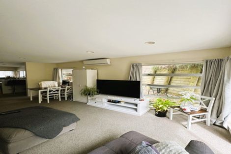 Photo of property in 7/138 Queens Drive, Lyall Bay, Wellington, 6022