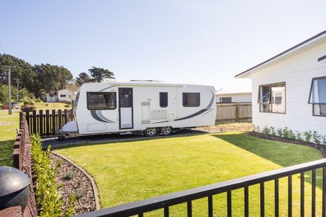 Photo of property in 9 Chrystal Street, Foxton Beach, Foxton, 4815