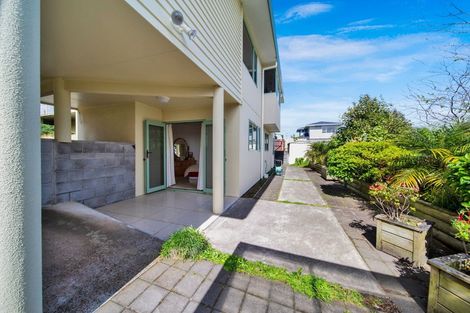 Photo of property in 3a Hillcrest Street, Glen Avon, New Plymouth, 4312
