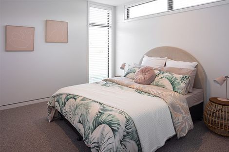 Photo of property in 70 Oak Road, Poraiti, Napier, 4112