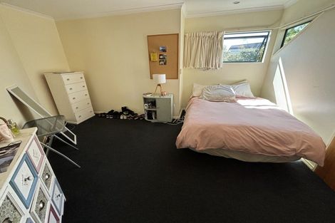 Photo of property in 16 Ruapehu Drive, Fitzherbert, Palmerston North, 4410