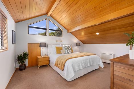 Photo of property in 5 Crestview Place, Browns Bay, Auckland, 0630