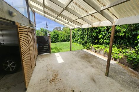 Photo of property in 251 Glengarry Road, Glen Eden, Auckland, 0602