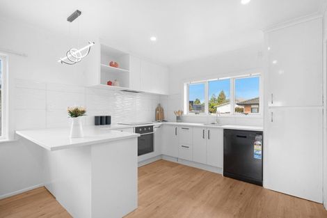 Photo of property in 33 Rollerson Street, Papakura, 2110