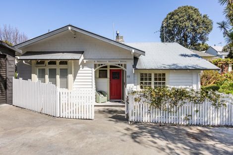 Photo of property in 21 Cameron Road, Bluff Hill, Napier, 4110