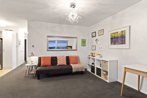 Photo of property in 6/66 Victoria Road, Devonport, Auckland, 0624