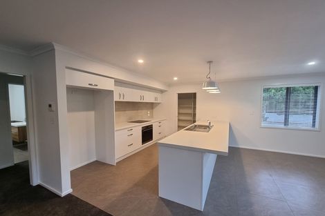 Photo of property in 27 Applemoors Way, Riverhead, 0820