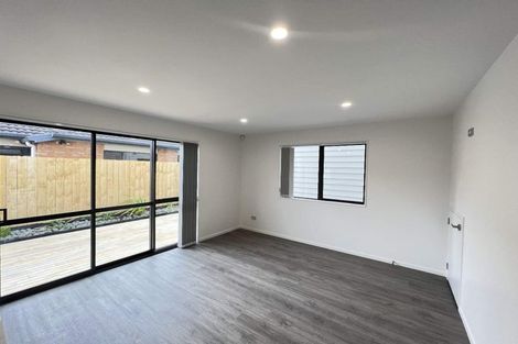 Photo of property in 116a Cascades Road, Pakuranga Heights, Auckland, 2010