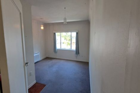 Photo of property in 11 Melrose Road, Island Bay, Wellington, 6023